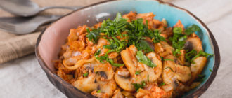 Тушеная картошка с капустой грибами и копчёной курицей. Аппетитное блюдо для всей семьи 20