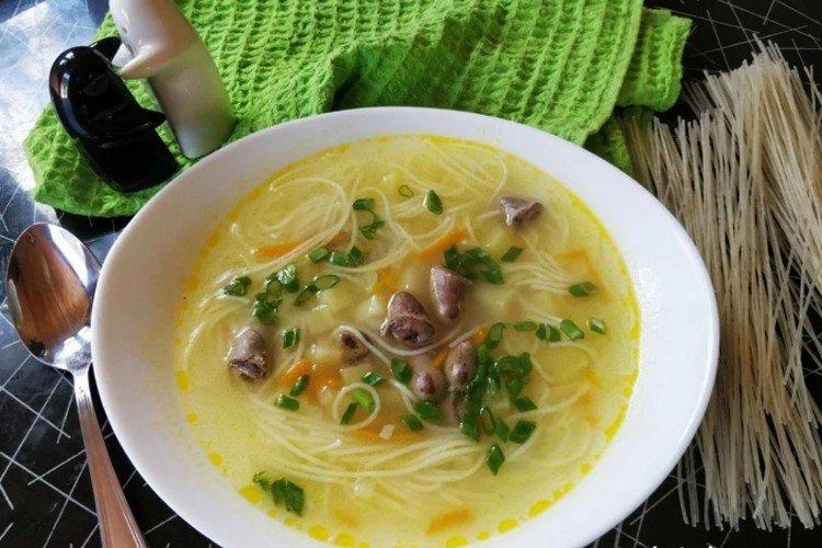 Суп с лапшой и куриными потрошками: блюдо, которое насытит и согреет 4 Суп с лапшой и куриными потрошками