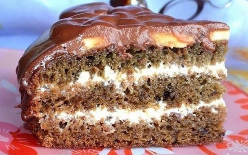 Торт на кефире с вареньем. Быстрое и вкусное лакомство