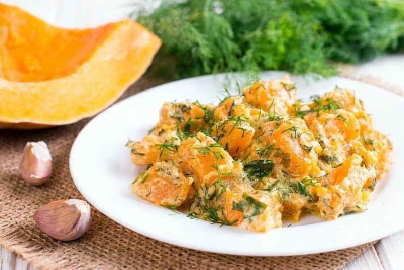 Тыква тушеная в сметане с чесноком и орехами. Ваши вкусовые рецепторы получат невероятное удовольствие 5 Тыква тушеная в сметане с чесноком и орехами. Ваши вкусовые рецепторы получат невероятное удовольствие